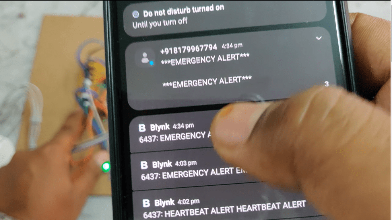 HVS-4215.Real time patient health monitoring and alerting system