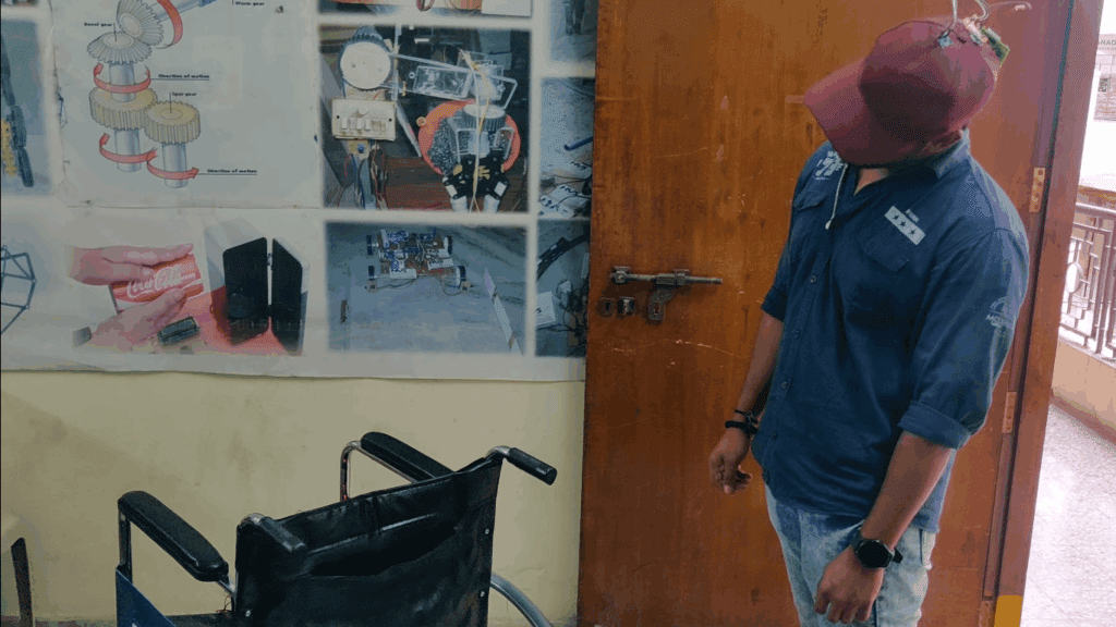 HVS-3552. Advanced And Intelligent Wheel Chair Control System for Leg Amputees Using Head Movements and Voice and speed setting.