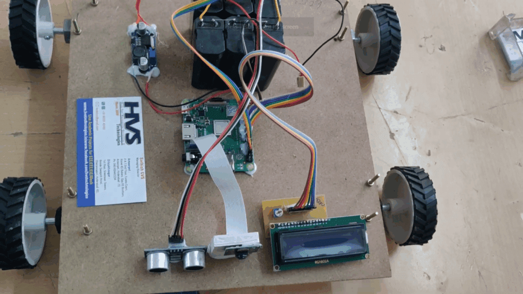 HVS-3271. Human-tracking Robot Using QR Code Recognition.