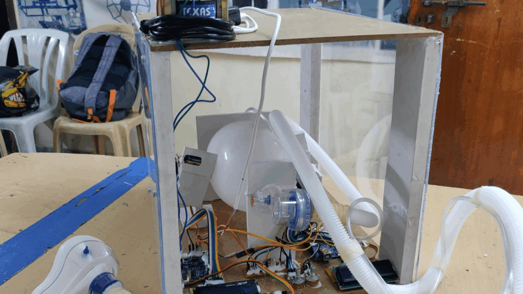 HVS-3290. Low-cost Ventilator with variable BPM and BLM along with Heart Rate and Spo2 MAX30100.