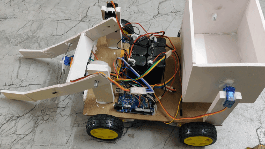 HVS-4580. Intelligent based garbage recyclable line following robot