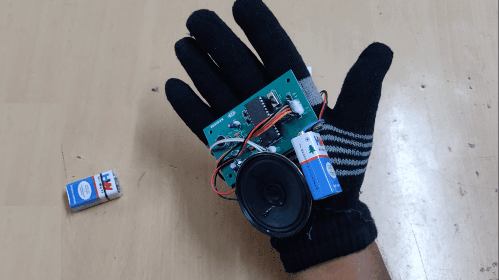 HVS-1061. MEMS Hand Talk using ADXL345