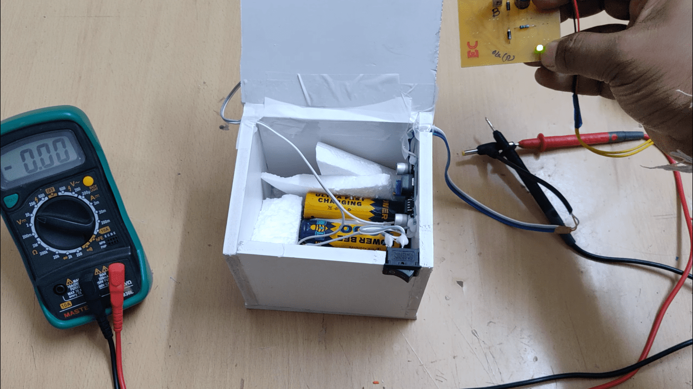 HVS-3404. Mini UPS for WiFi Router using Li-ion Batteries