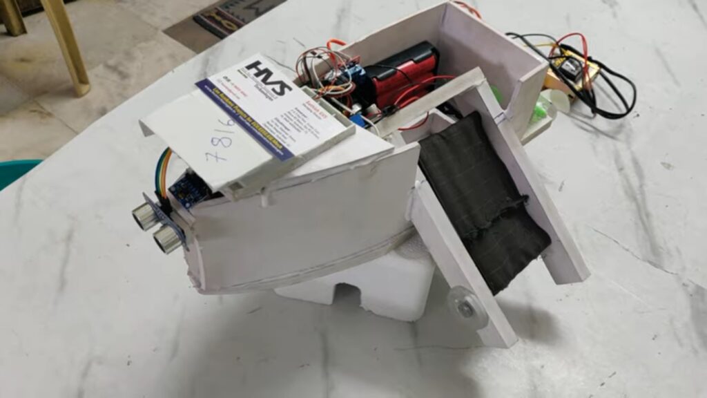 HVS-4666. Smart Green Ship - Sensor based Stability and Safety Monitoring along with Oil Spill Collector