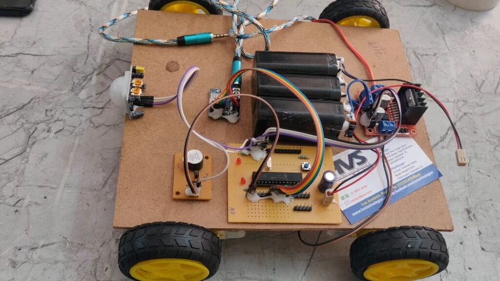 HVS-1171. DTMF controlled  Live Human Being Detecting Robot.