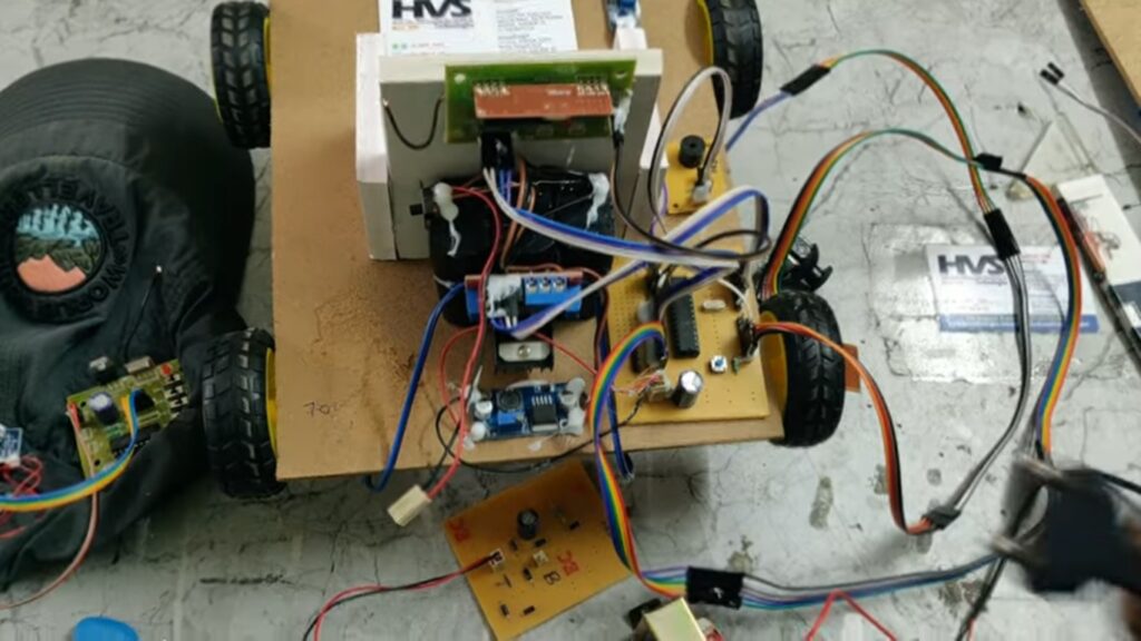 HVS-4758. Advanced and Intelligent wheel chair control system for leg amputees using Joystick, MEMS