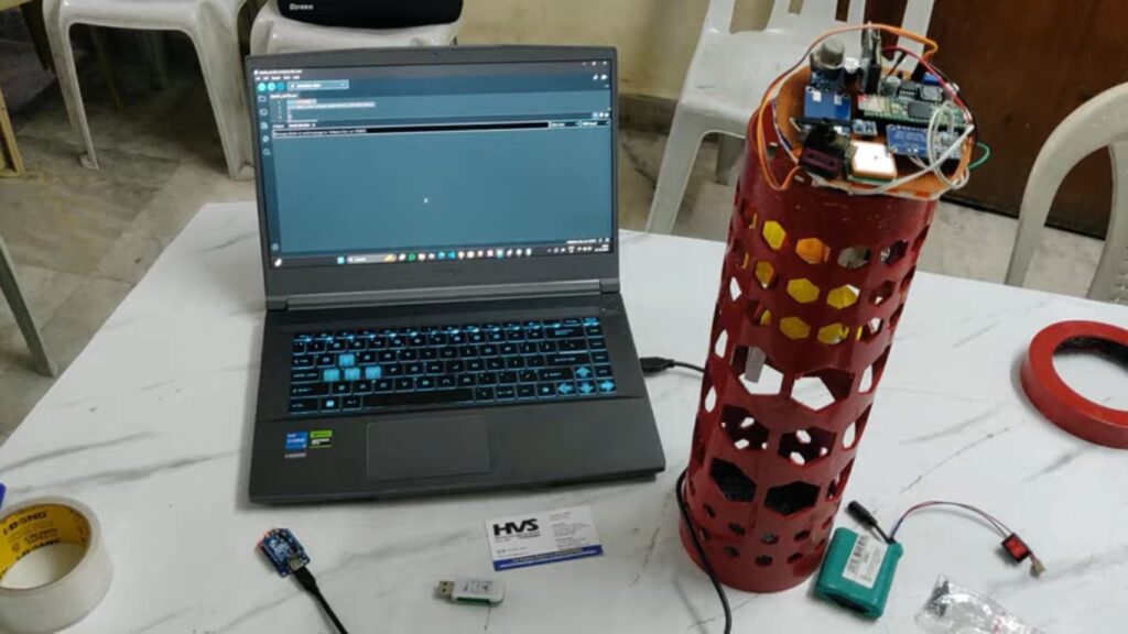 HVS-4698. CANSAT - Weather monitoring satellite from ground station