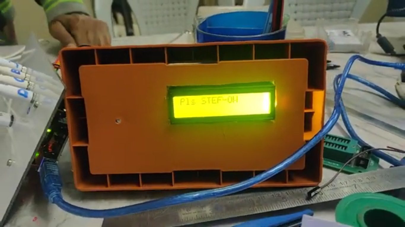 HVS-4740. Health Kiosk - BMI, Heart rate, SPO2, BP, Height, weight through Bluetooth.