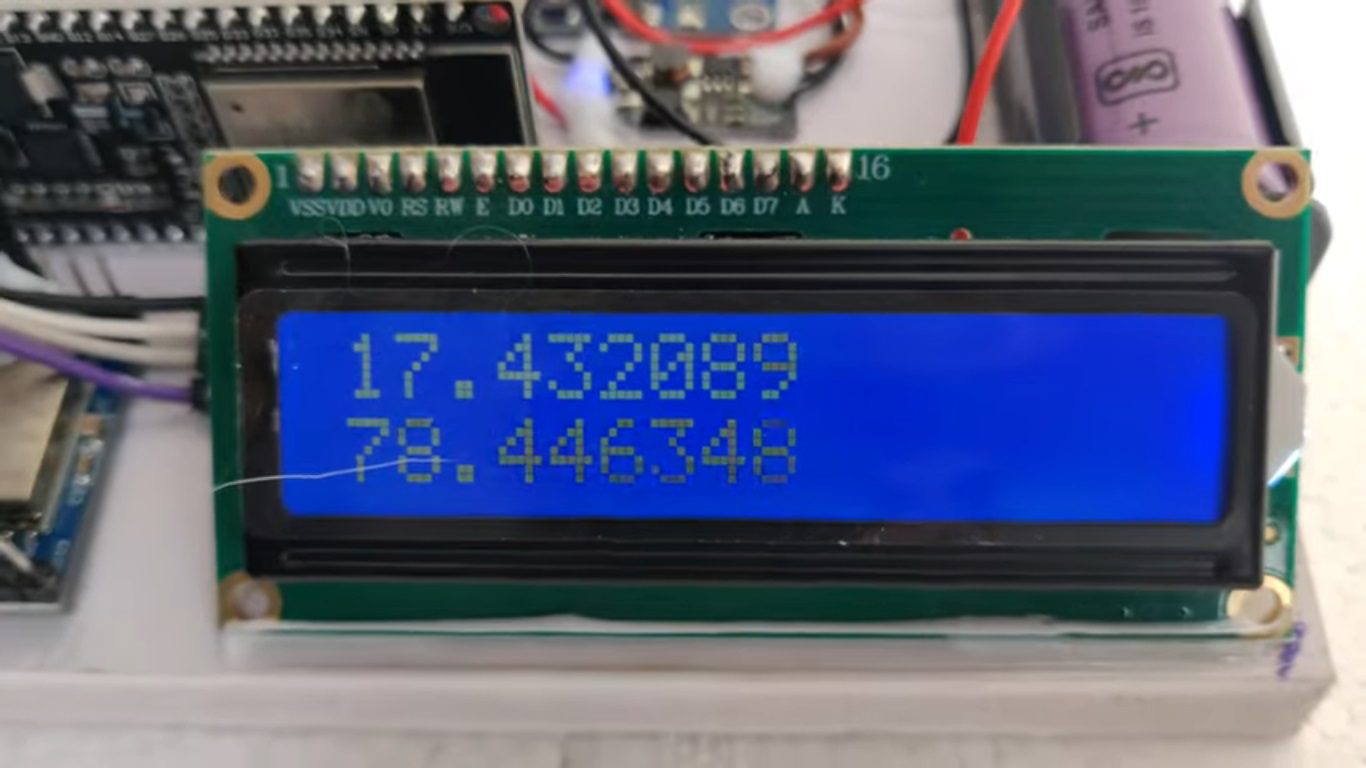 HVS-4713. Vehicle Tracking System Using LORA and GPS