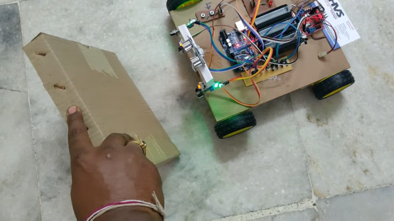 HVS-4792. 4 in 1 Arduino Robot - Line following, object following, line+obstacle avoiding, Obstacle Avoiding
