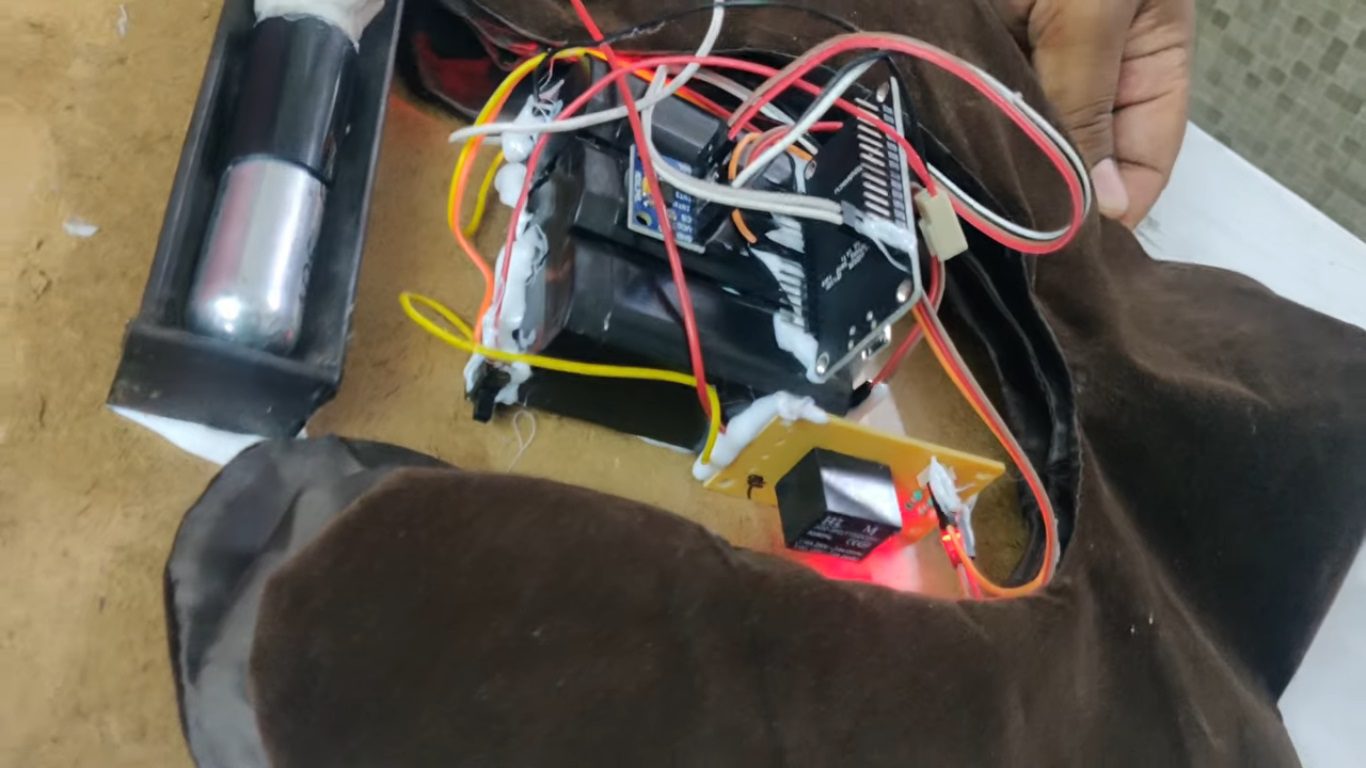 HVS-4744. Fall Detection and Air-Bag Opening using CO2 Cartridge #mpu6050 #nodemcu #falldetection