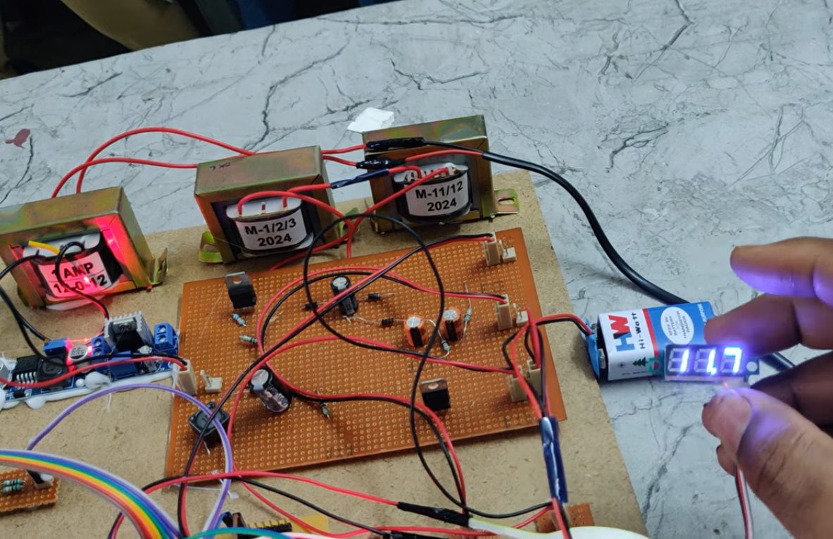 HVS-4889. Step-Up DC-DC Switching Converter with single switch and Multi-Outputs Based on Lup Topology.
