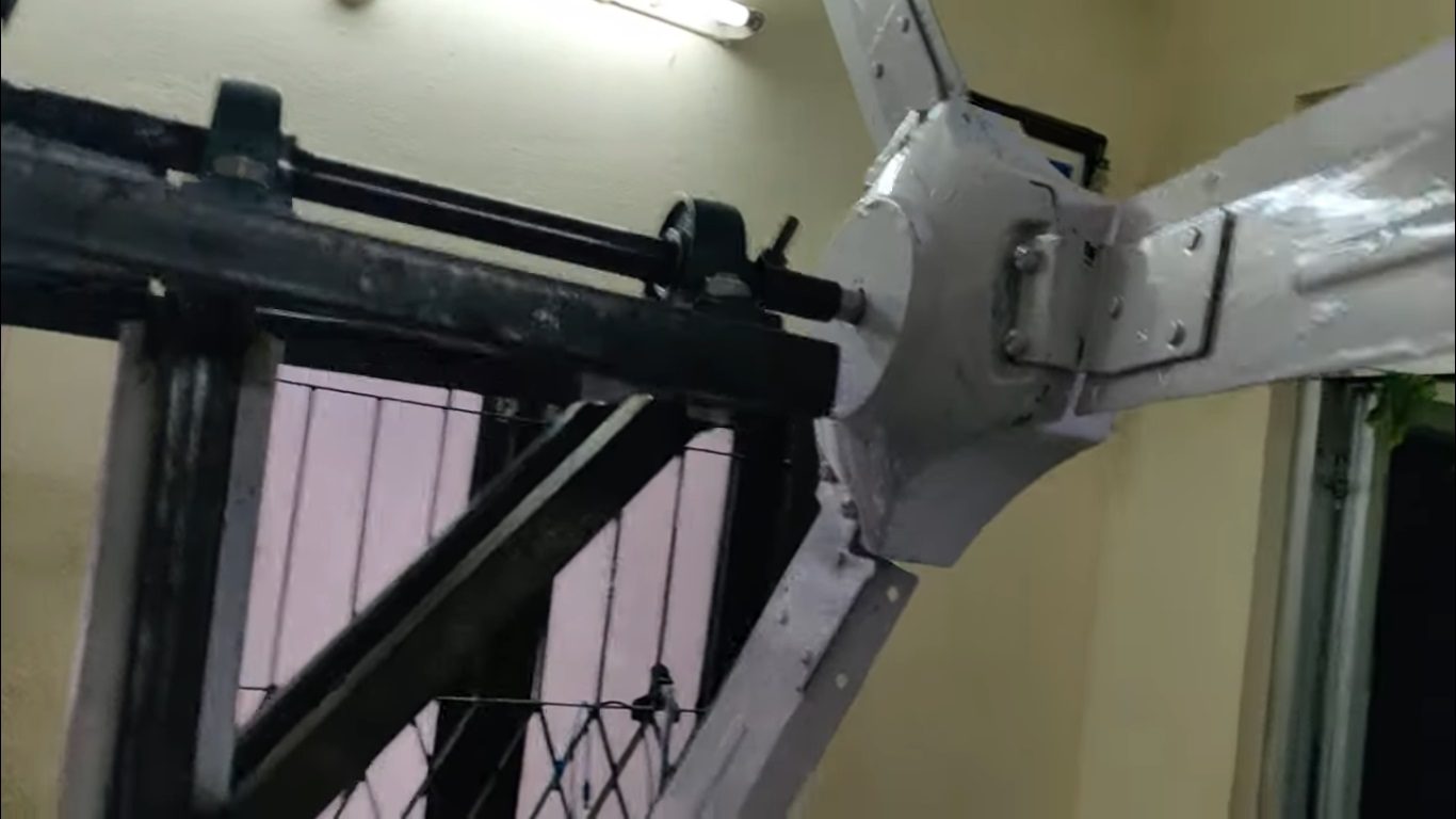 HVS-4916. Miniature Wind Turbine with Gearbox.
