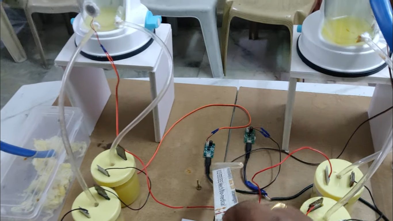 HVS-4942. Waste to Electricity from Vegetable and Fruits Waste with IoT monitoring Thingspeak