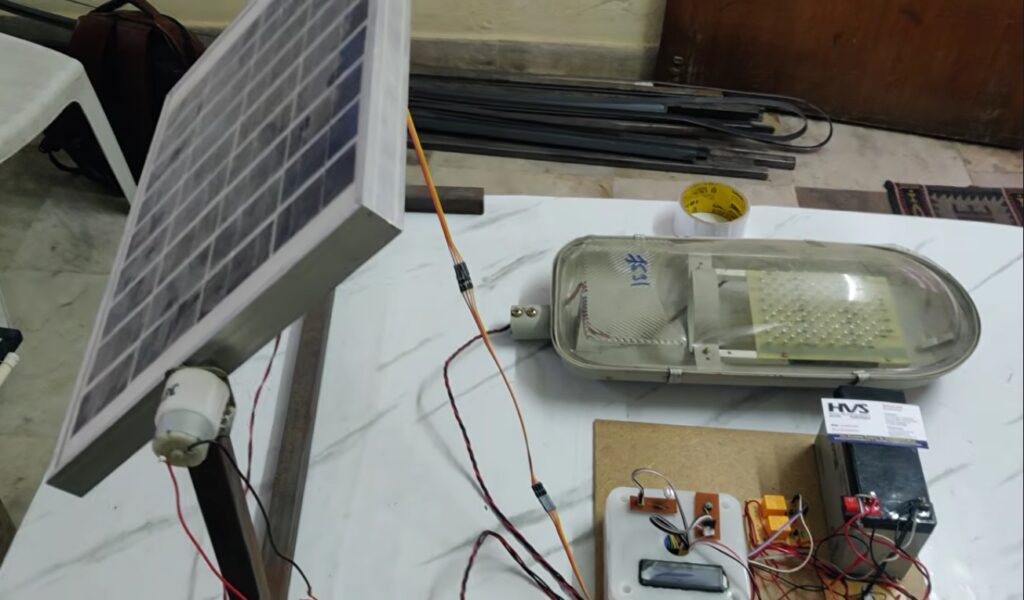 HVS-5010. Realtime Solar Tracking and MPPT system with Automatic Street Controlling.