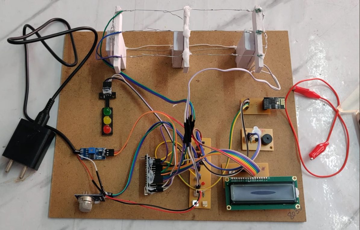 HVS-5013. IOT Transmission Line Fault Detection Along with Fire and Smoke Alert.