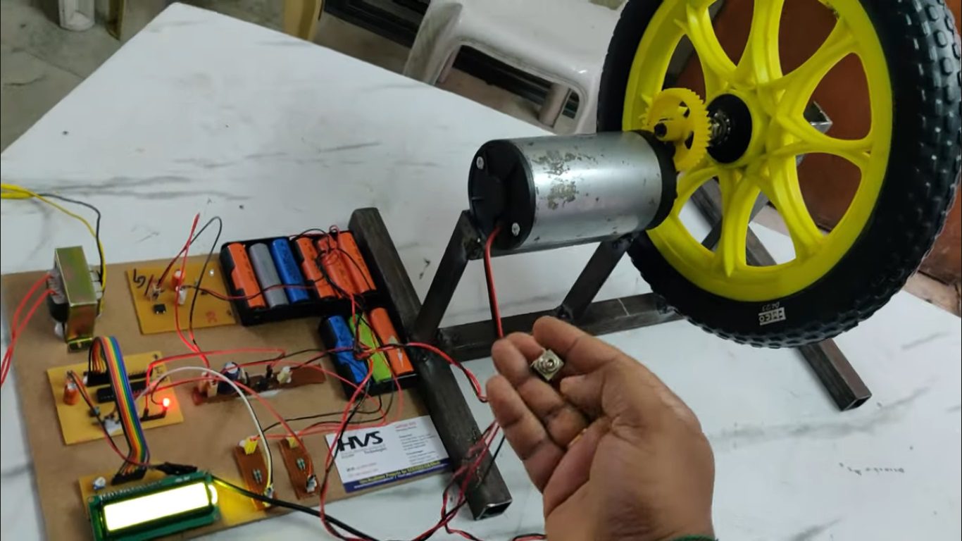 HVS-5082. Advanced Regenerative Braking System in Electric Vehicle with boost converter