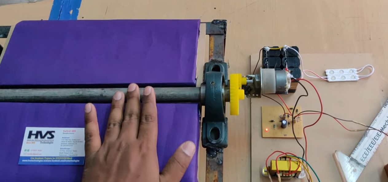 HVS-2172. ELECTRICITY GENERATION FROM SPEED BREAKER USING ROLLER MECHANISM