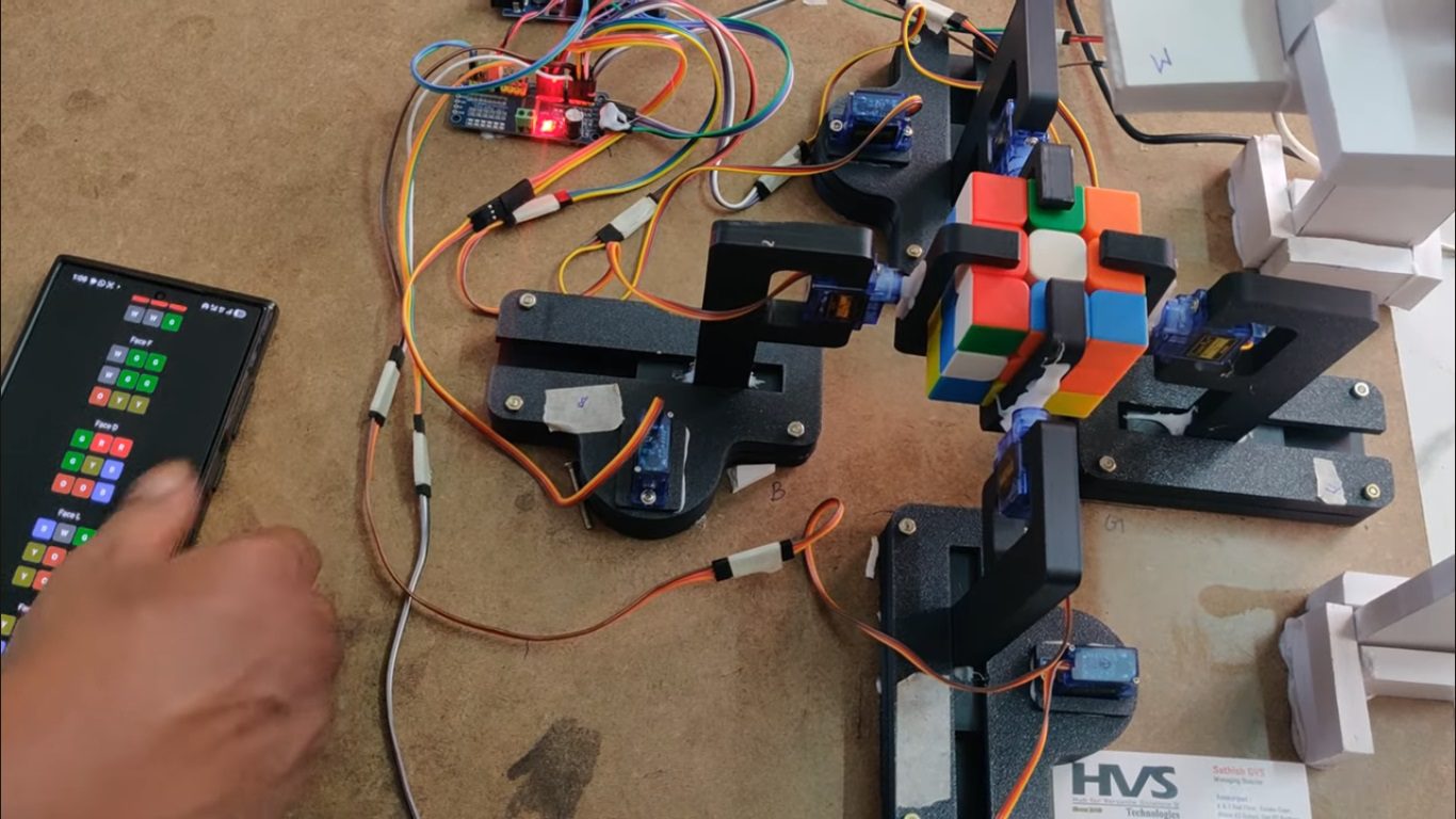 HVS-4999. Rubik's cube solver Robot - Raspberry pi, Pi camera and Image Processing.