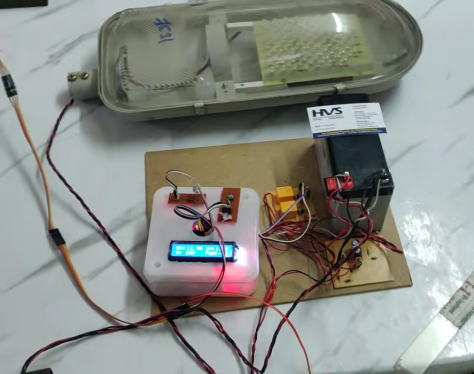 HVS-5010. Realtime Solar Tracking and MPPT system with Automatic Street Controlling.