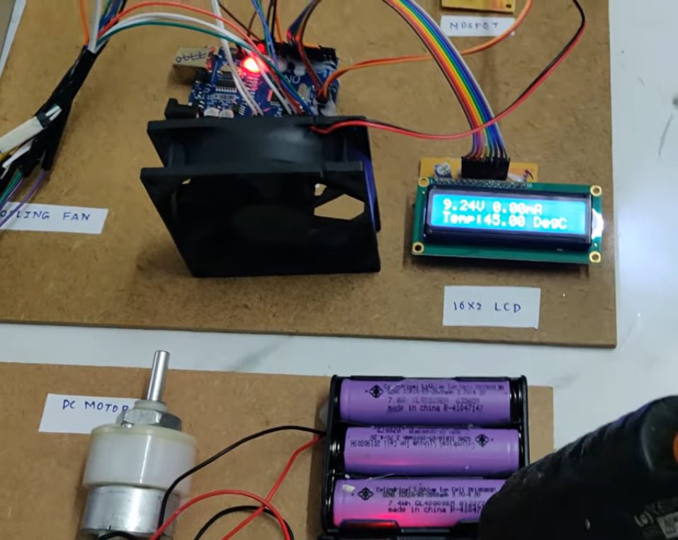 HVS-5034. A Single-Stage Bridgeless PFC Charger With Enhanced Power Quality for LEV-Mounted Solar PV Panel