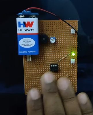 HVS-2796 Touch less Door Bell using IR sensor and LM358 comparator.