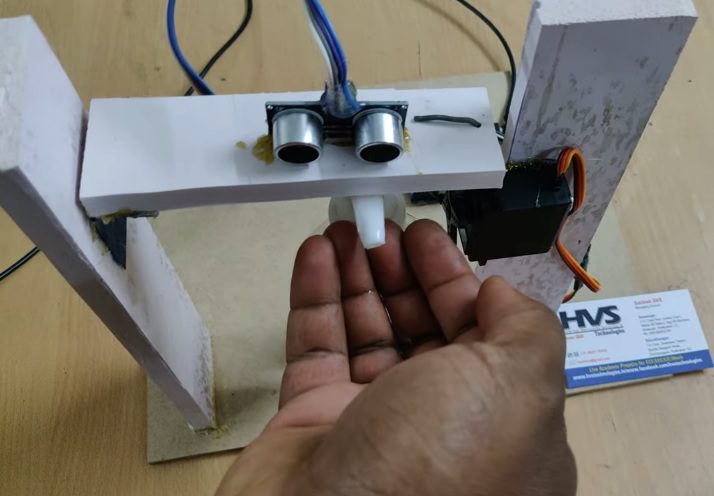 HVS-2798 Automatic Hand Sanitizer using ARDUINO SR04 SERVO