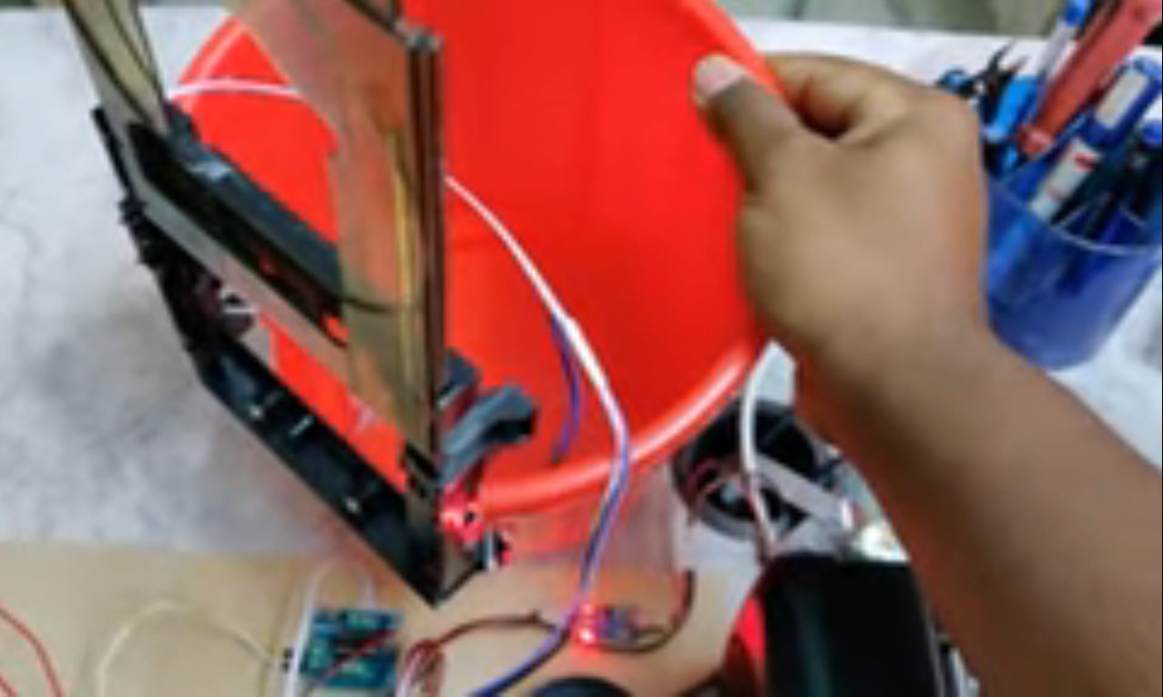 HVS-1946. Automatic Dam Gate Control System with Caution Alarm using ARM 7 LPC-2148.