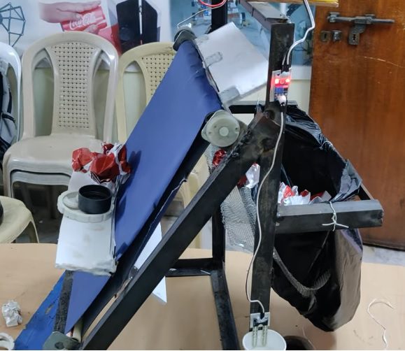 HVS-2144. Automatic Drain Cleaner Using Solar.