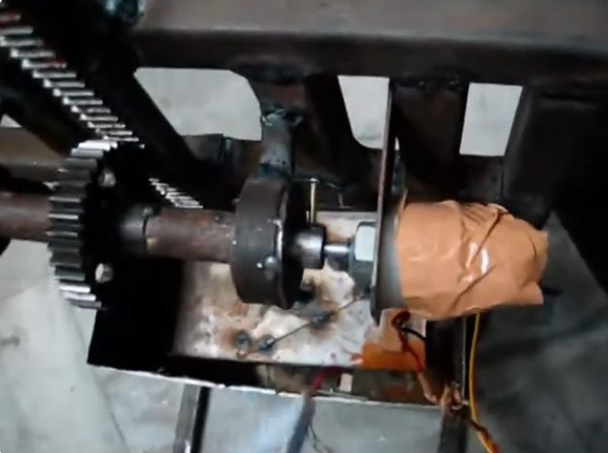HVS-2027. Fabrication of Smart Dustbin based on Rack and Pinion Mechanism