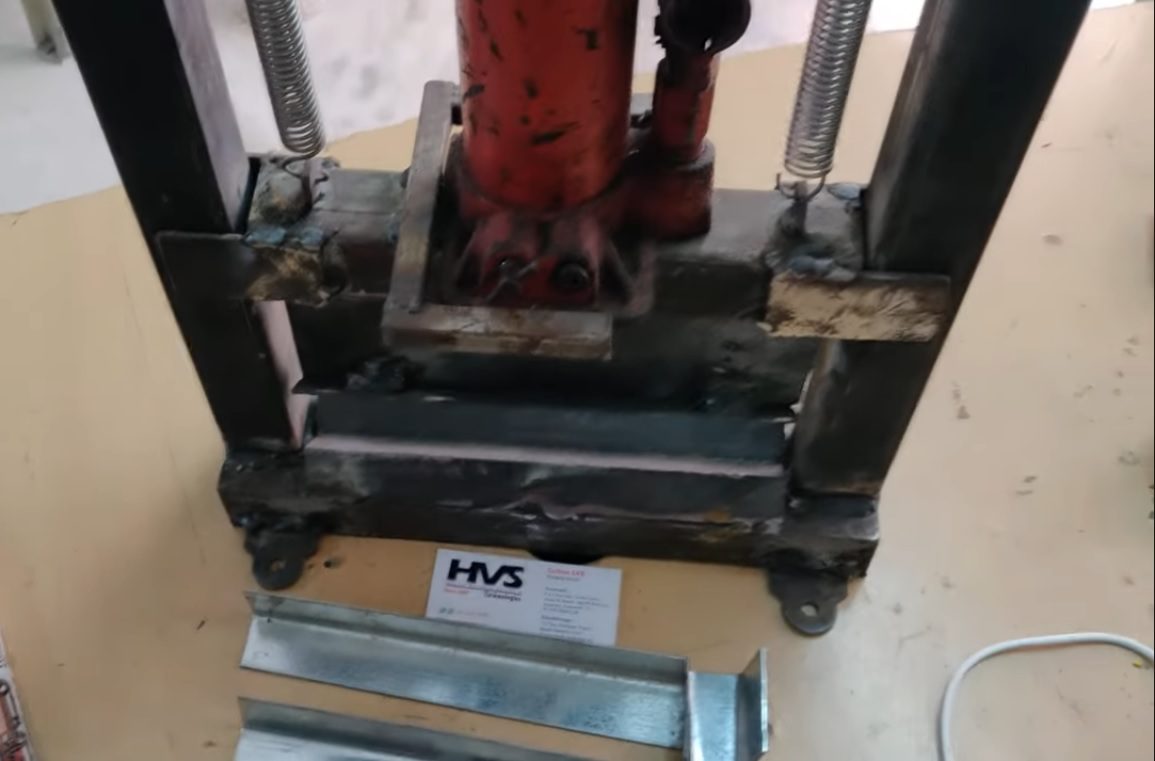 HVS-1549. Hydraulic Sheet Metal Bending Machine.